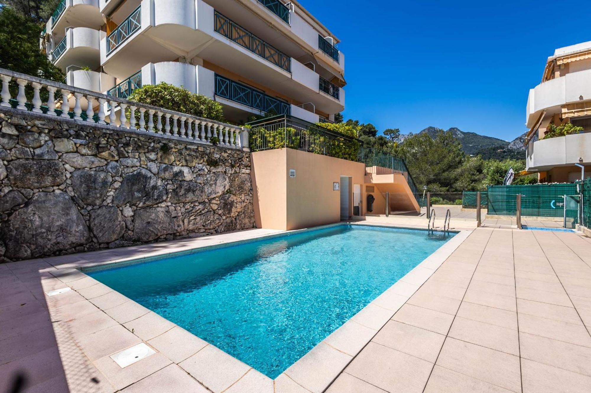 Mon Appart Avec Terrasse Et Piscine Roquebrune-Cap-Martin Zewnętrze zdjęcie